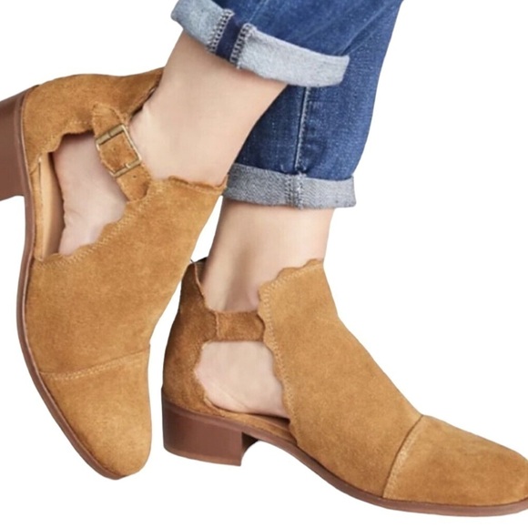 Klub Nico Suede Leather Beau Scalloped Booties - Picture 1 of 16